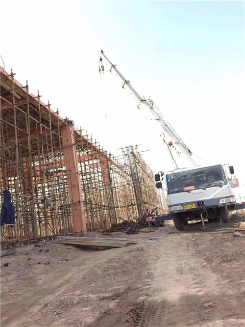 威宁25 吨、50 吨吊车怎么选？多大重量 / 半径适合对应车型？