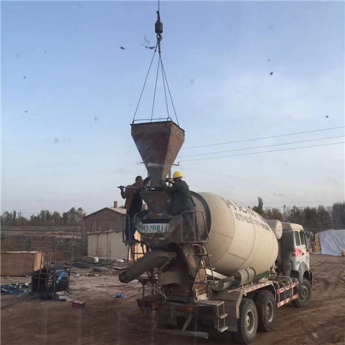 威宁“精准瞄准”—— 吊车的 “定位导航” 技术